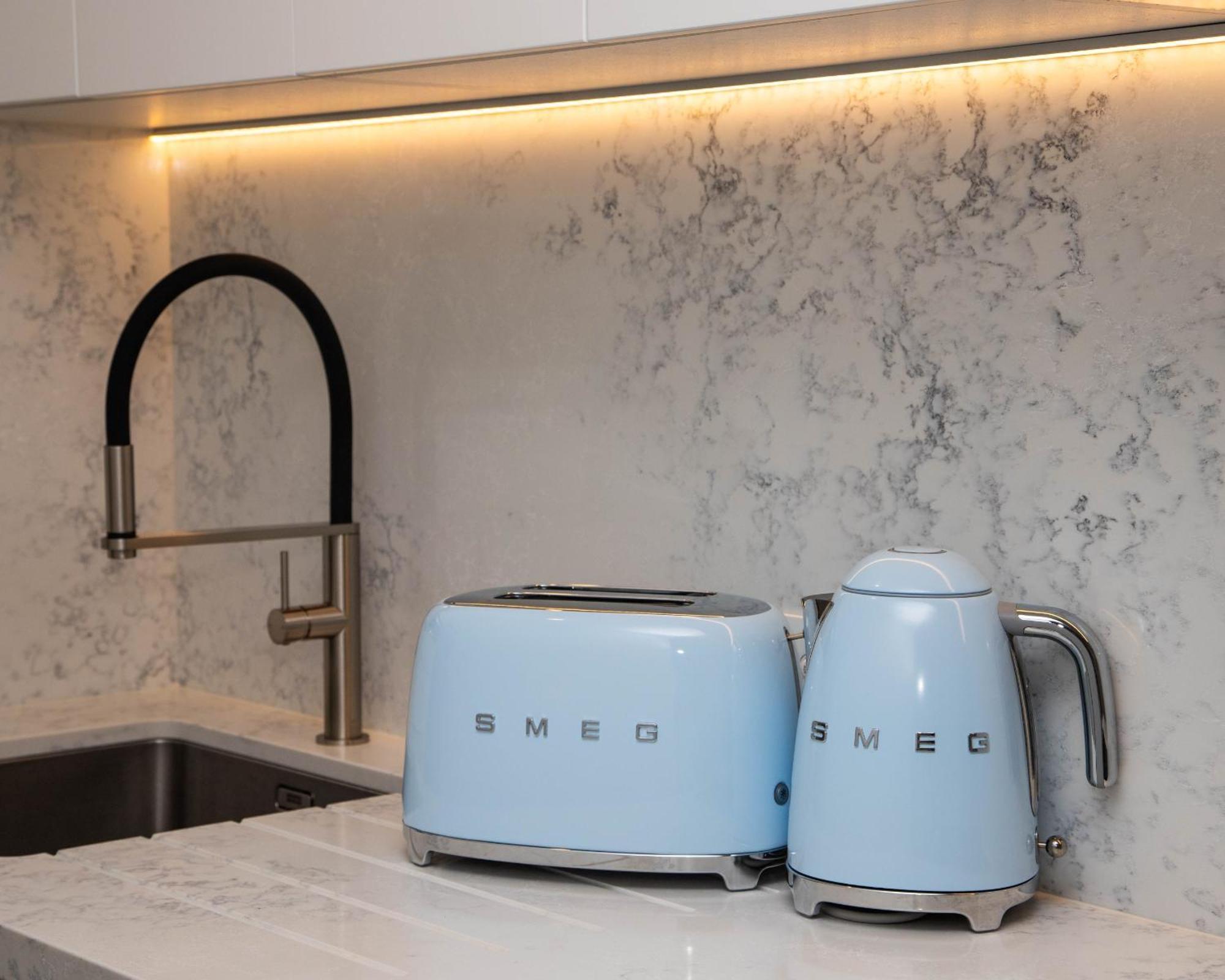 لينوكس هيد Lennox Holiday Apartments المظهر الخارجي الصورة