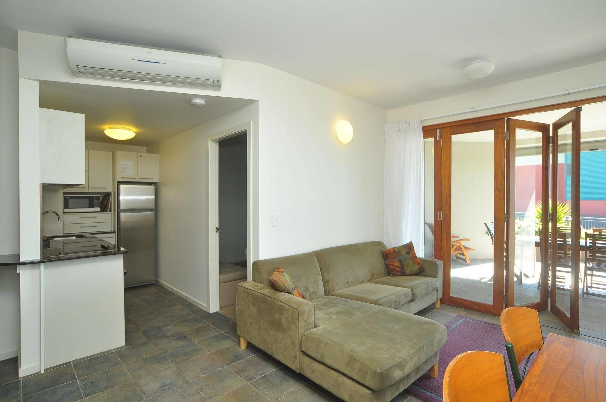 لينوكس هيد Lennox Holiday Apartments المظهر الخارجي الصورة